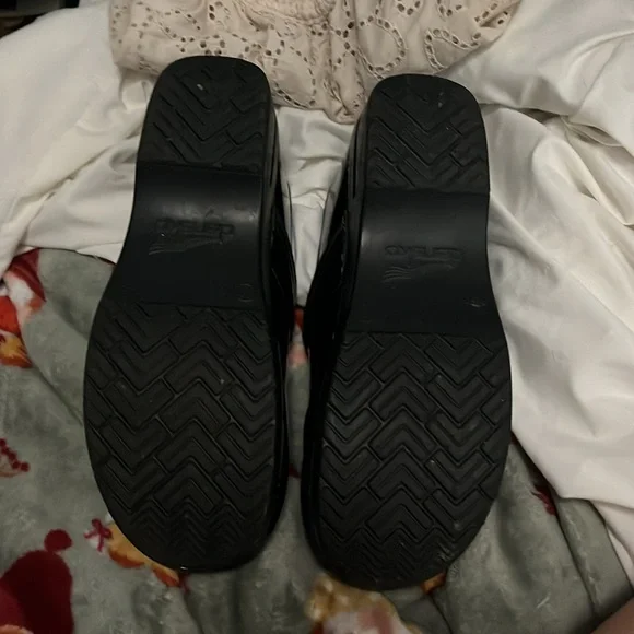 black dansko clogs worn once! - Picture 3 of 3